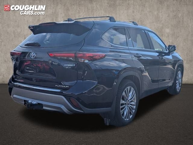 2022 Toyota Highlander Hybrid Platinum