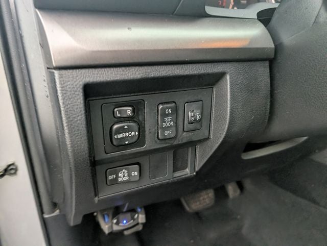 2014 Toyota Tundra SR5