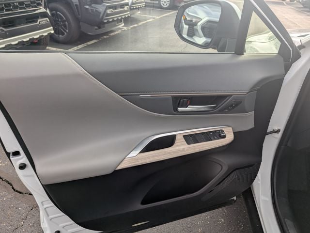 2023 Toyota Venza XLE