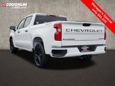 2023 Chevrolet Silverado 1500 4WD Crew Cab 147" Custom