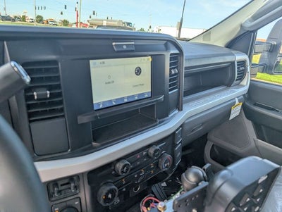 2026 Ford F-550SD DRW
