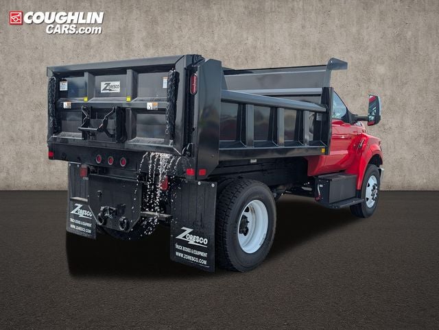 2025 Ford F-750SD Base