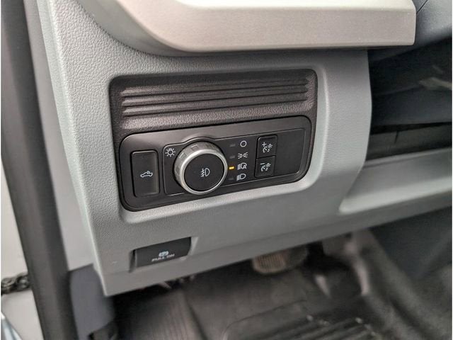 2025 Ford Super Duty F-550 Dually XL