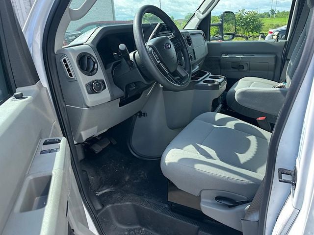 2024 Ford E-Series Cutaway Base