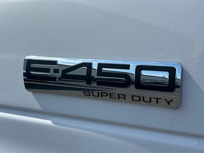 2024 Ford E-Series Cutaway Base