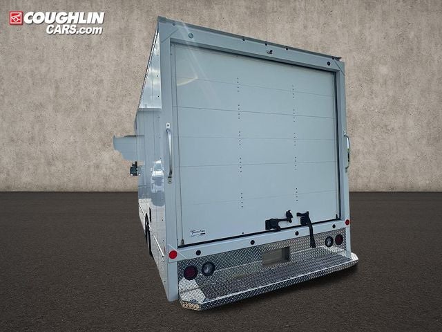 2024 Ford E-Series Cutaway Base