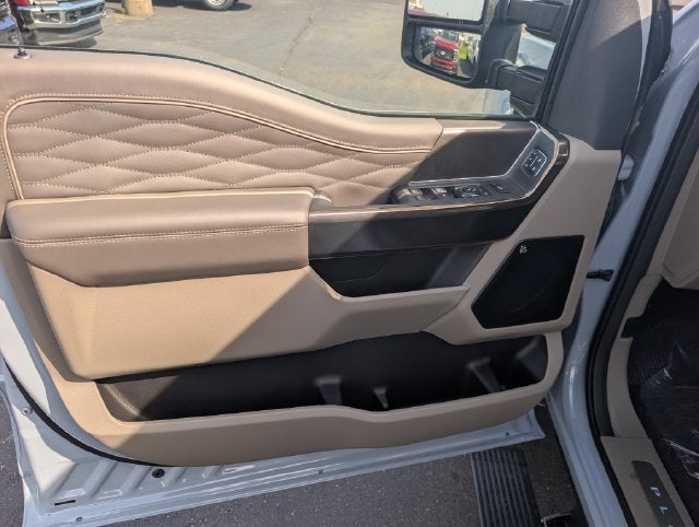 2027 Ford F-350SD Platinum