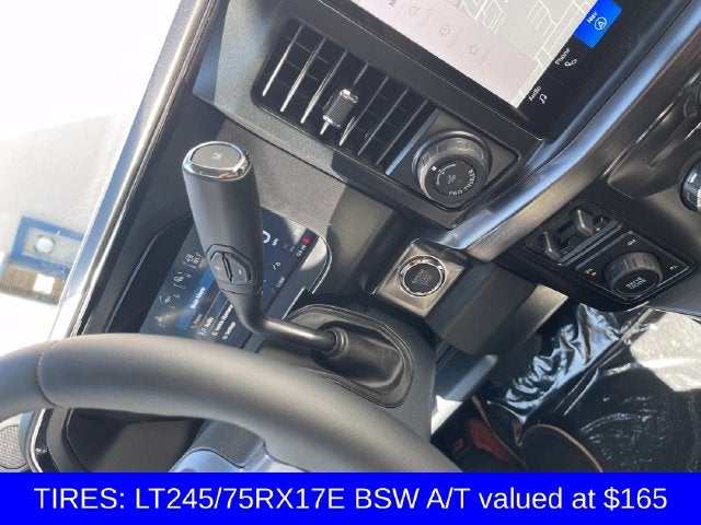 2027 Ford F-350SD Lariat DRW