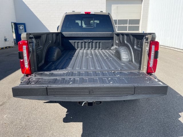 2027 Ford F-350SD Lariat DRW
