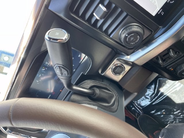 2027 Ford F-350SD King Ranch DRW