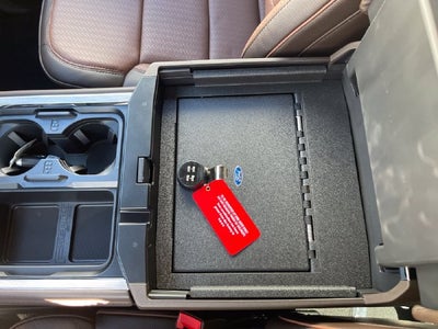 2027 Ford F-350SD King Ranch DRW