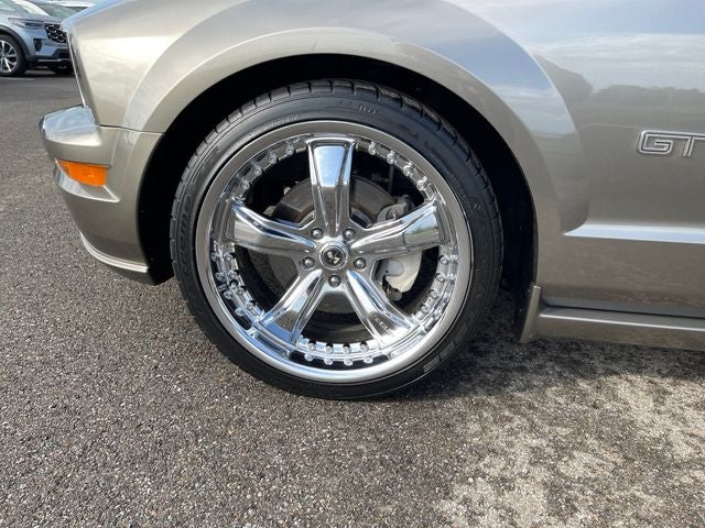 2005 Ford Mustang GT Premium