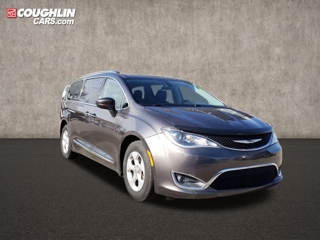 2017 Chrysler Pacifica Touring L Plus