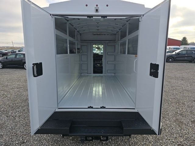 2025 Ford Super Duty E-350 Base Cutaway