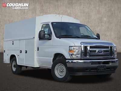 2025 Ford Super Duty E-350 Base Cutaway