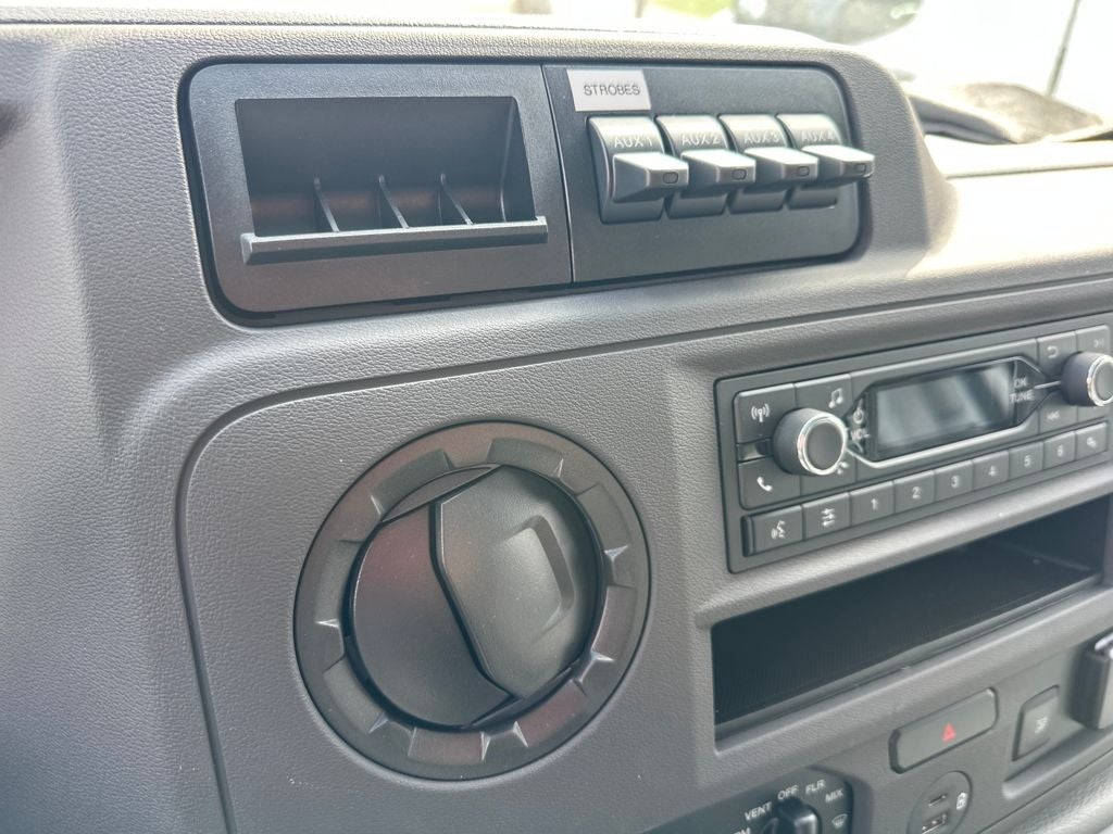 2025 Ford Super Duty E-350 Base Cutaway