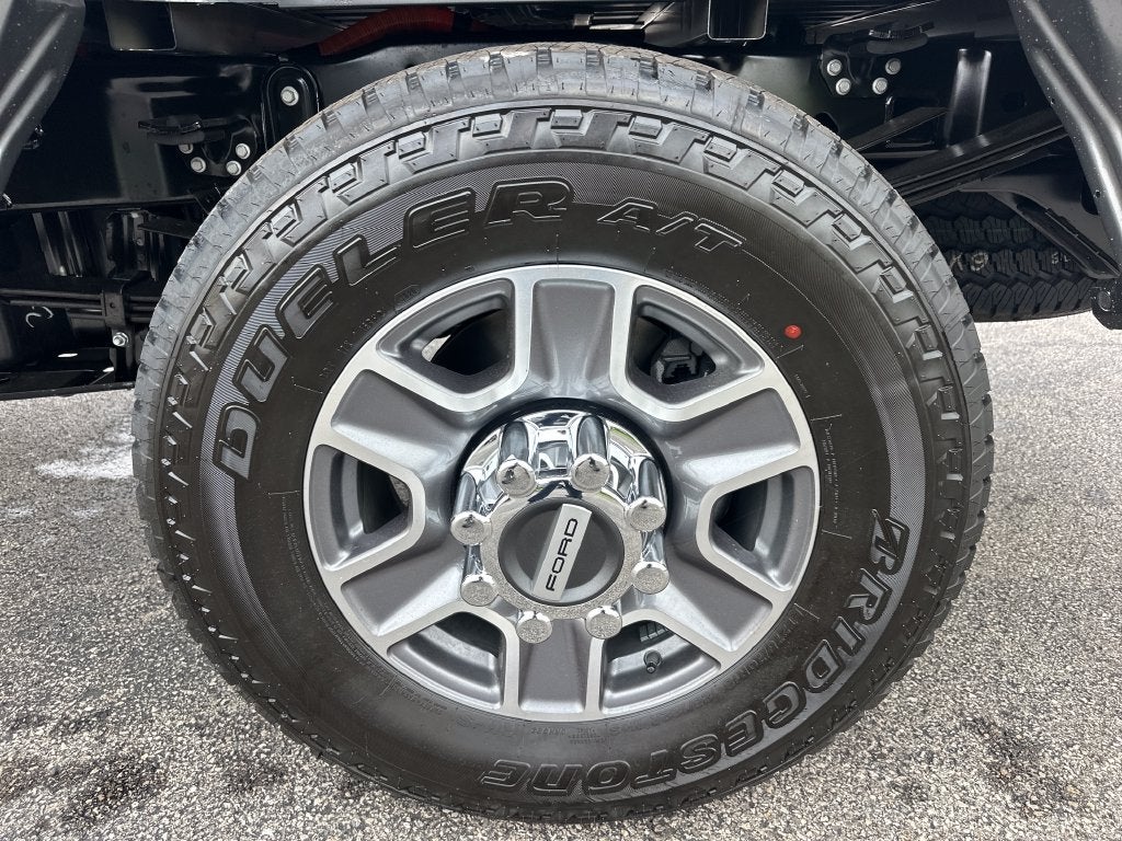 2027 Ford F-350SD Lariat
