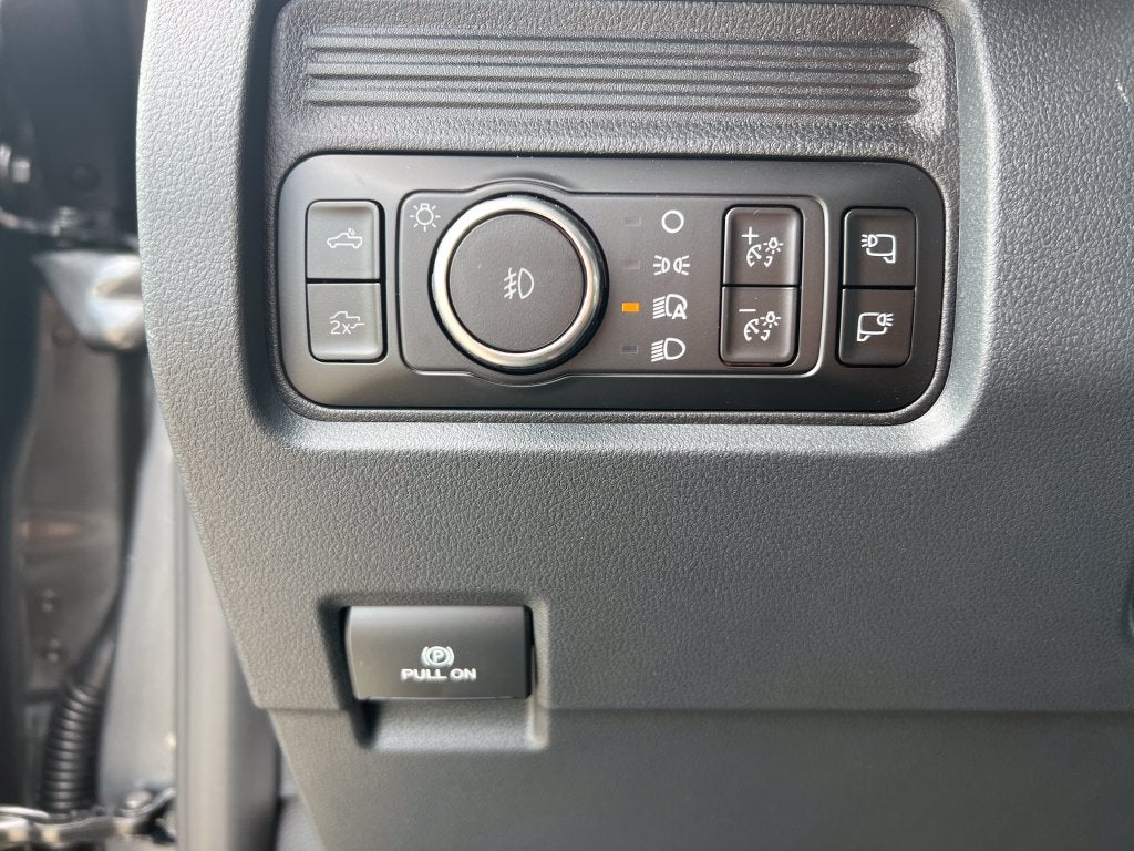 2027 Ford F-350SD Lariat