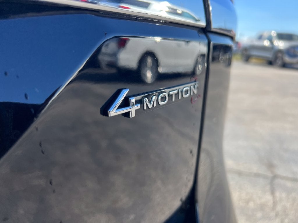 2025 Volkswagen Atlas 2.0T SEL Premium R-Line