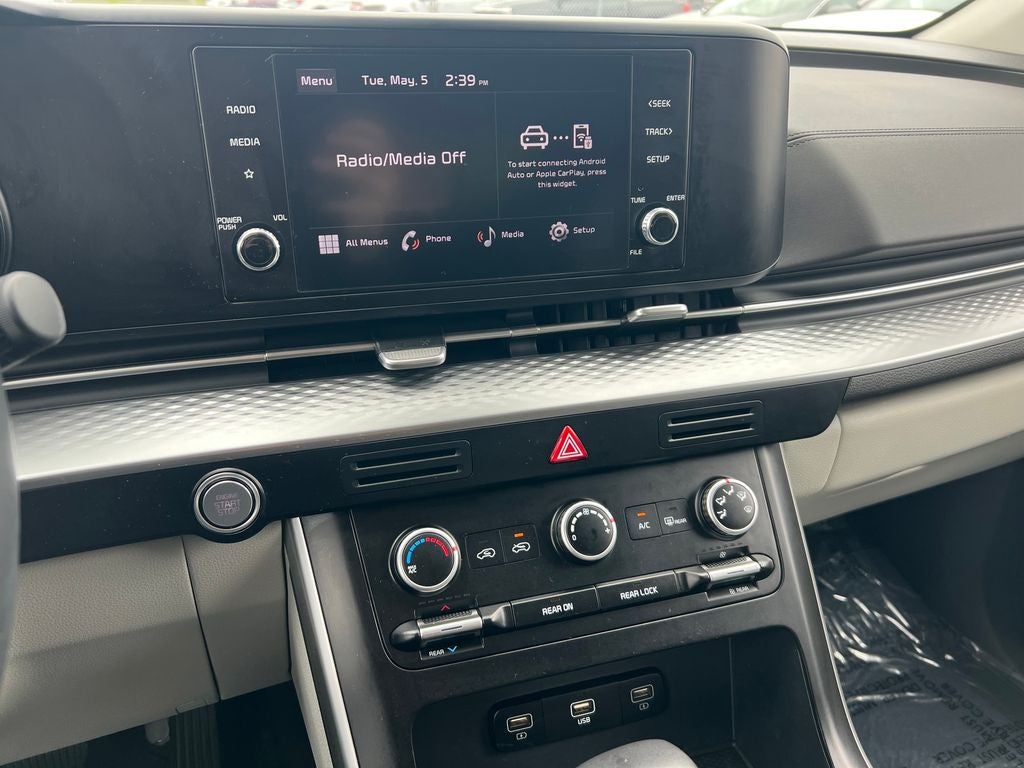 2024 Kia Carnival LX