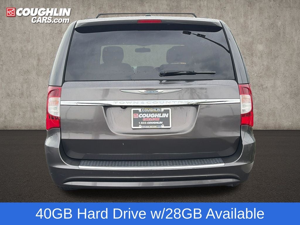 2016 Chrysler Town & Country Touring