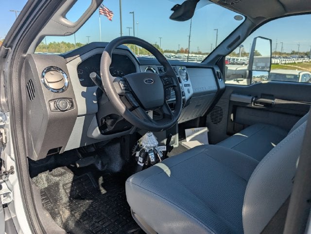 2027 Ford F-750SD Base