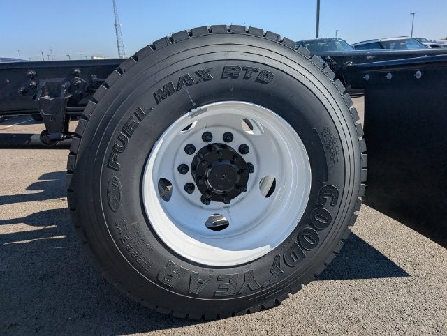 2027 Ford F-750SD Base