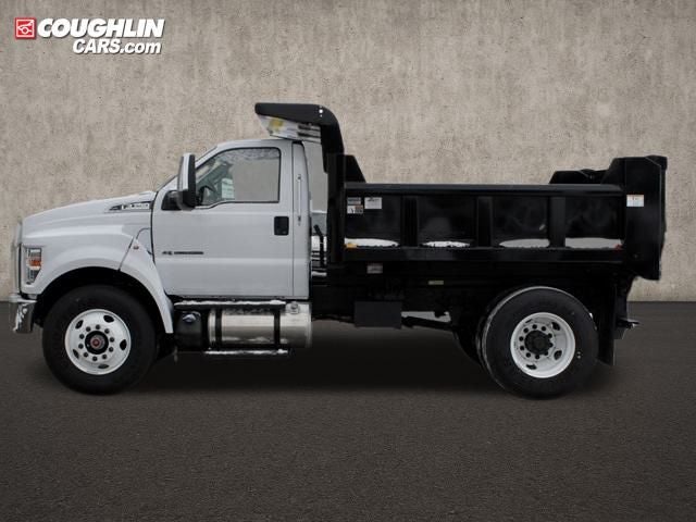 2025 Ford F-750SD Base