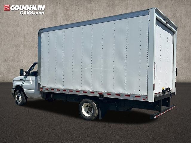 2025 Ford E-350SD Base Cutaway