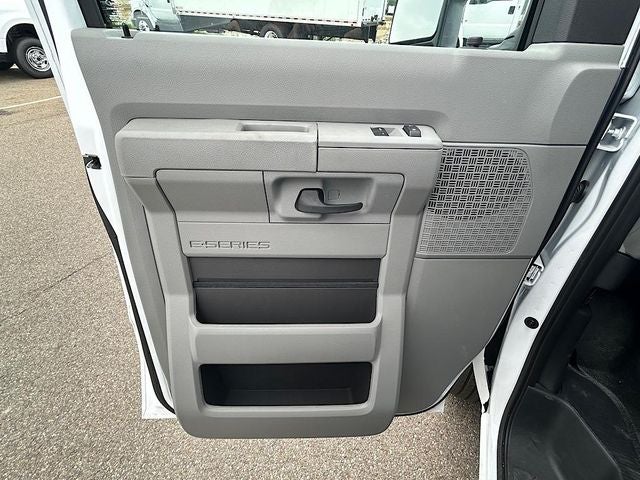 2026 Ford E-350SD Base Cutaway