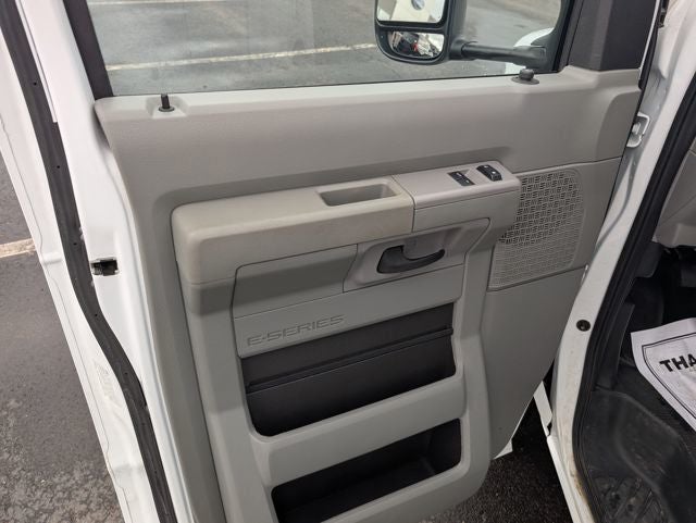 2025 Ford E-350SD Base Cutaway