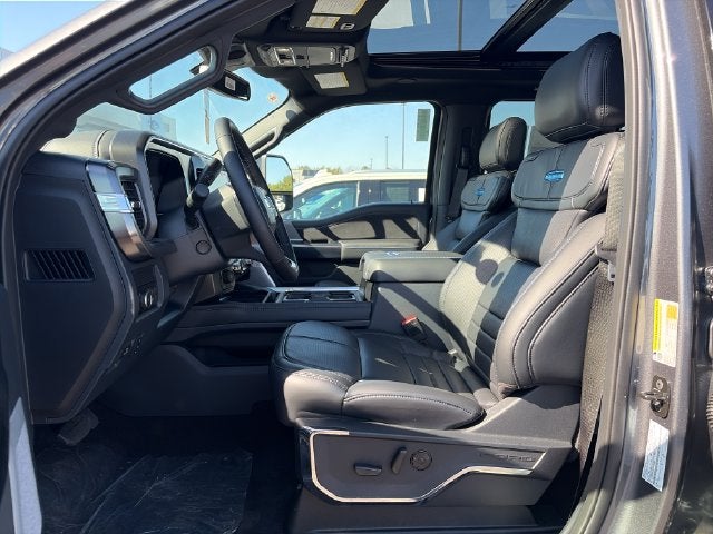 2027 Ford F-350SD Platinum