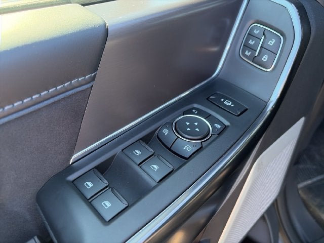 2027 Ford F-350SD Platinum