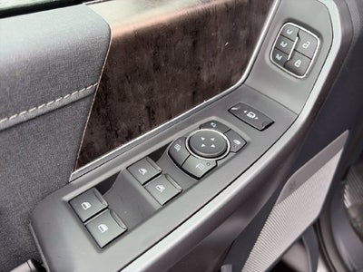 2027 Ford F-350SD Lariat