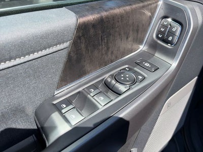 2027 Ford F-350SD Lariat