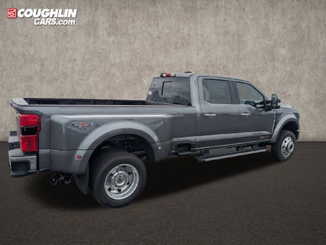 2027 Ford F-450SD Lariat DRW
