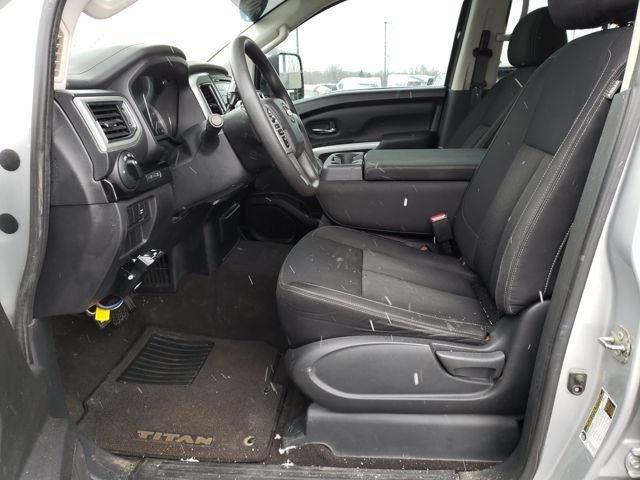 2017 Nissan Titan SV