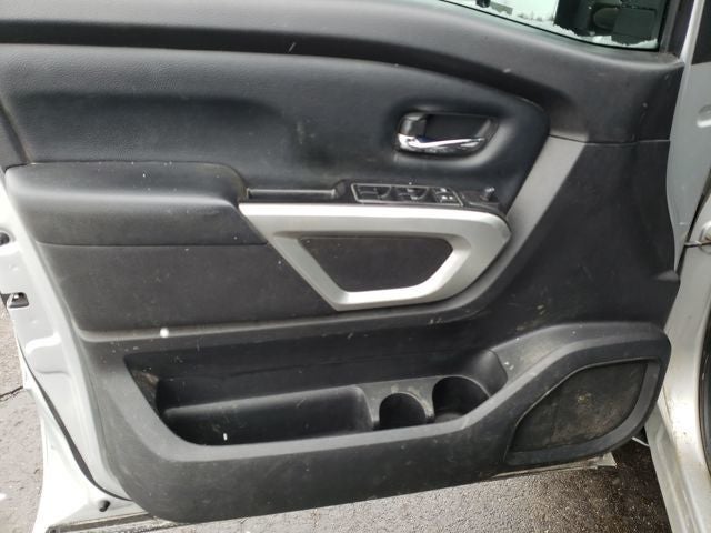 2017 Nissan Titan SV