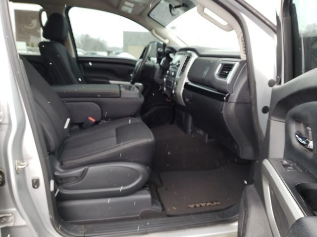 2017 Nissan Titan SV