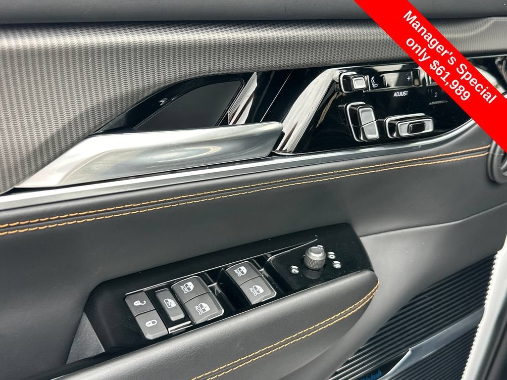 2023 Jeep Grand Wagoneer Series III Obsidian