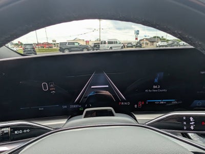 2025 Cadillac LYRIQ Luxury 3