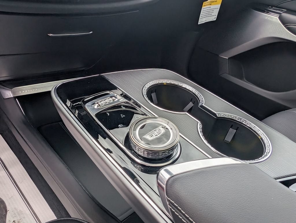 2025 Cadillac LYRIQ Luxury 3