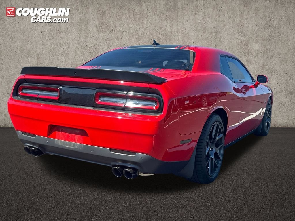 2016 Dodge Challenger 392 Hemi Scat Pack Shaker