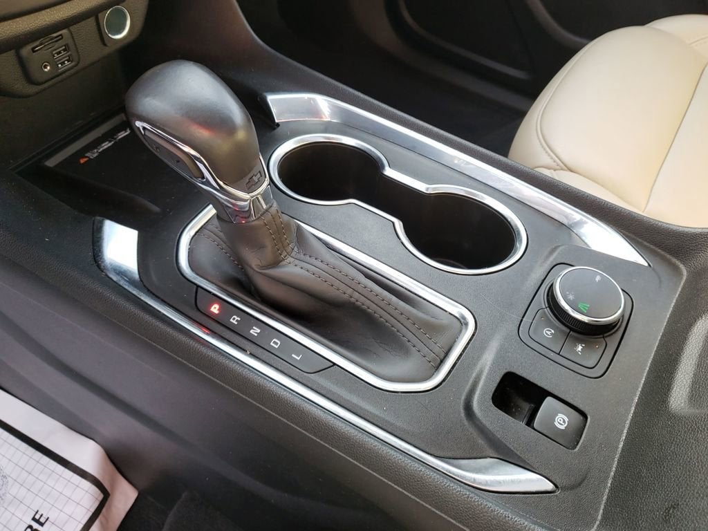 2022 Chevrolet Traverse LT Leather