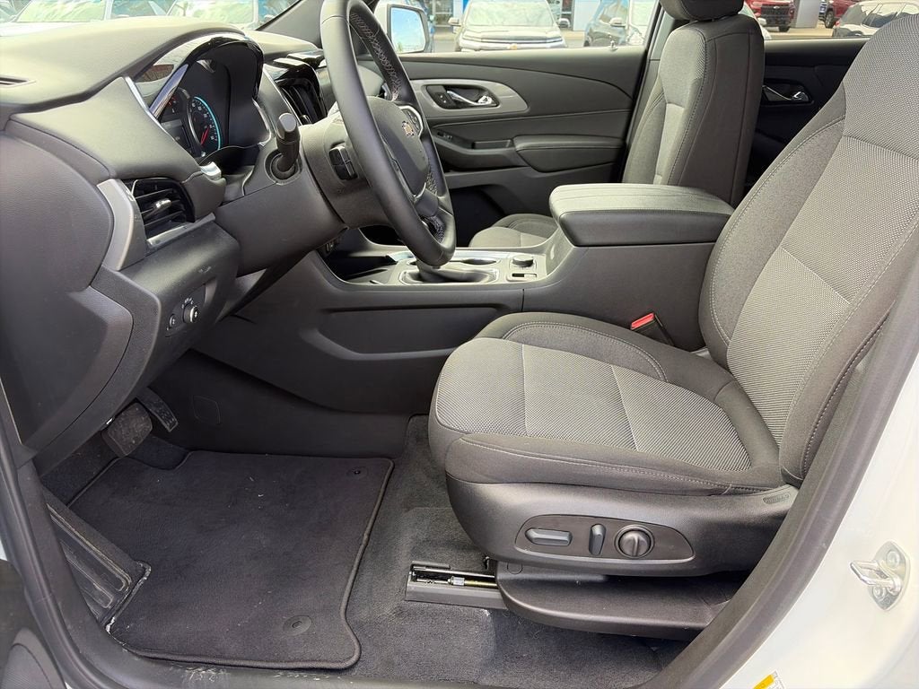 2024 Chevrolet Traverse Limited LT Cloth