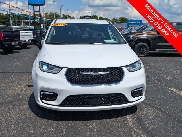 2024 Chrysler Pacifica Touring L